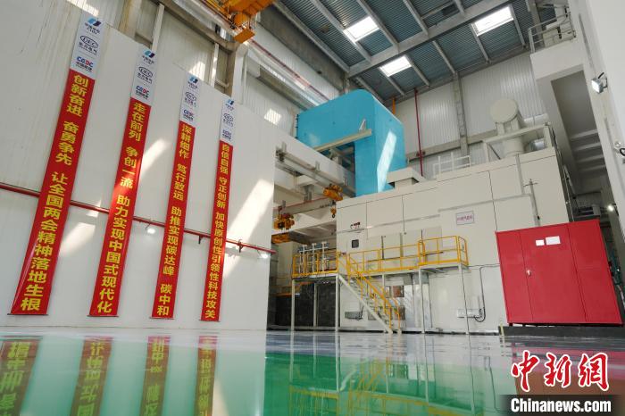 全国产化F级50兆瓦重型燃气轮机机组。　中国尊龙凯时·(中国)网站-AG旗舰厅电气集团有限公司供图